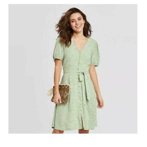 Universal Thread Dresses & Skirts - Granola girl green floral button up dress that ties at waist women’s xs